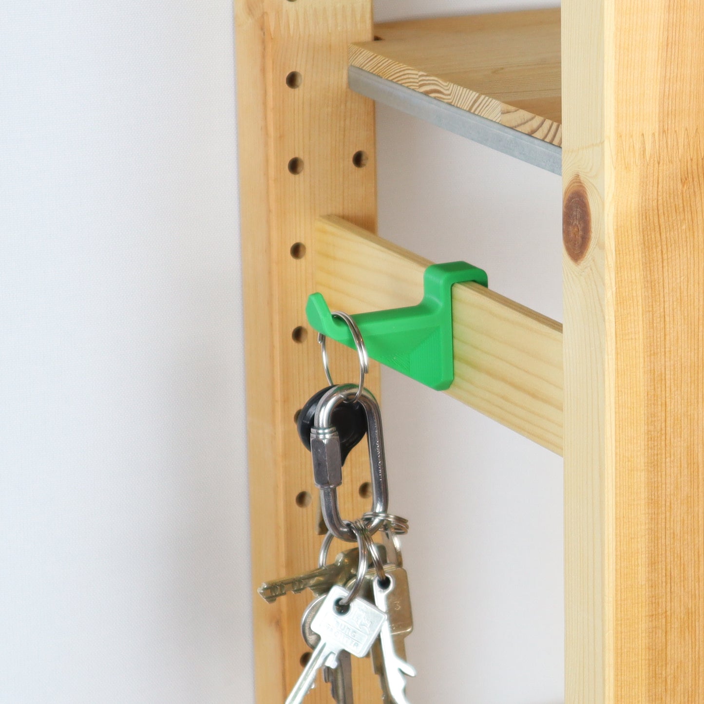 Haken für Ikea Ivar Regal Seitenteil: schmal, lang und stabil