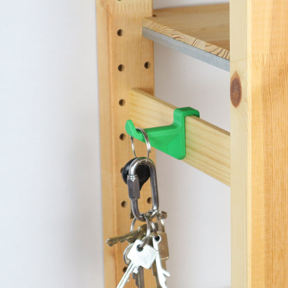 Haken für Ikea Ivar Regal Seitenteil: schmal, lang und stabil