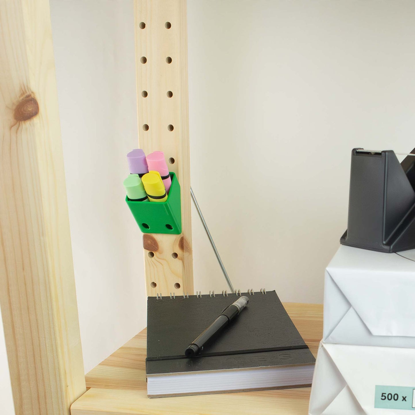 IKEA IVAR Box klein und im Winkel für den hinteren Regalpfosten | Praktischer Organizer für Stifte, Werkzeug & Zubehör