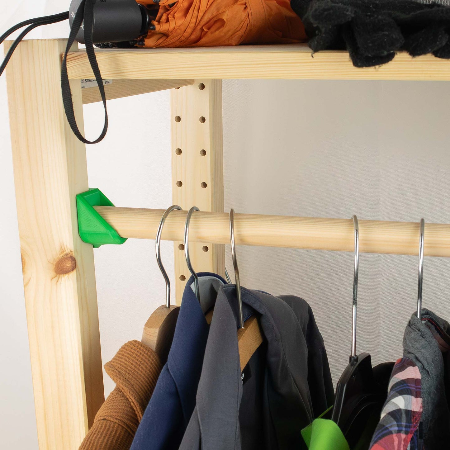 IKEA IVAR Kleiderstange Vorne | Halterungen & Holzstange | Praktische Garderobenlösung