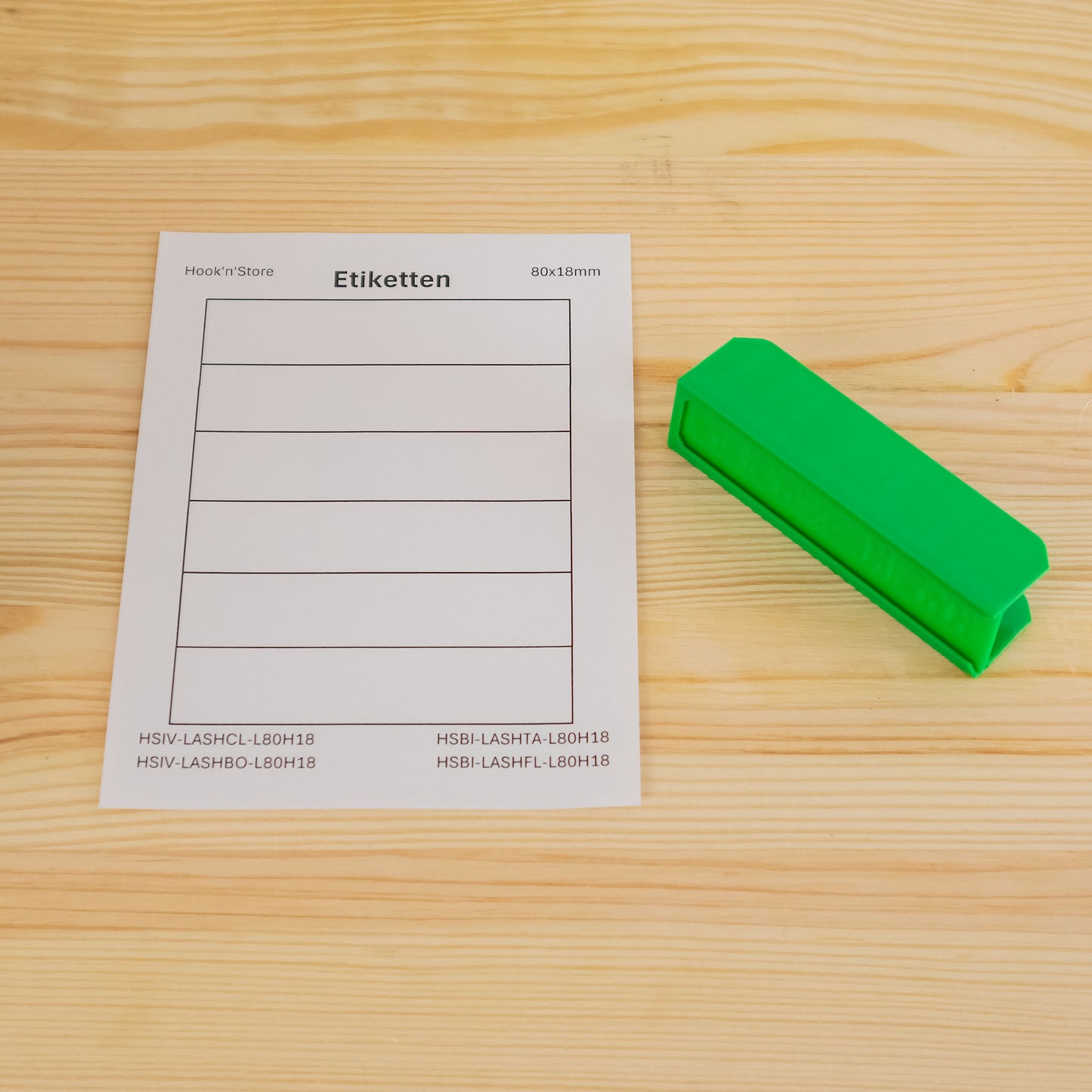 Klemmbarer Etikettenhalter für IKEA IVAR Regalboden – 80x18mm Etikett