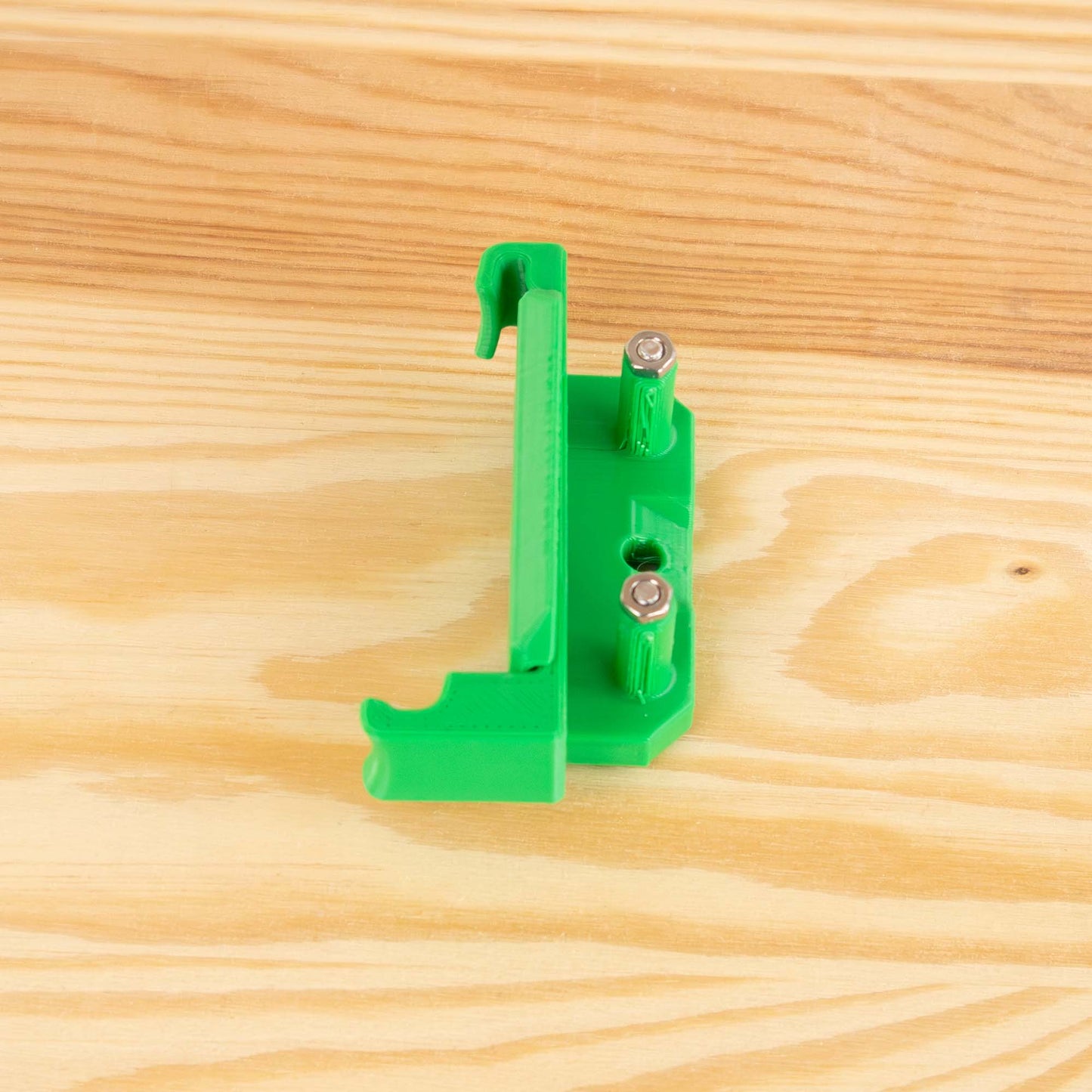 IKEA IVAR Pflanzenhalter seitlich und fliegend, Sansevieria & Cactaceae | Übertopfhalter schwebend montierbar