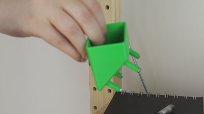 IKEA IVAR Box klein und im Winkel für den hinteren Regalpfosten | Praktischer Organizer für Stifte, Werkzeug & Zubehör